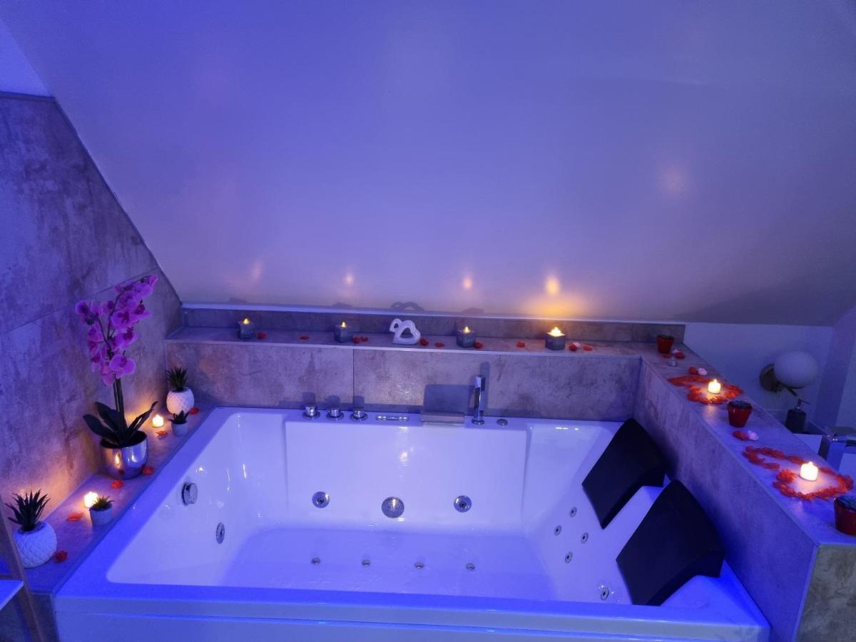 Studio Jacuzzi Au Centre Colmar Eksteriør bilde