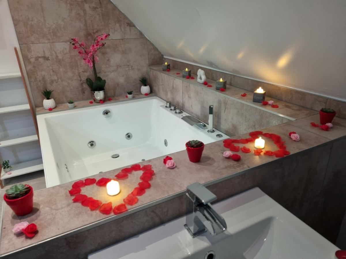 Studio Jacuzzi Au Centre Colmar Eksteriør bilde