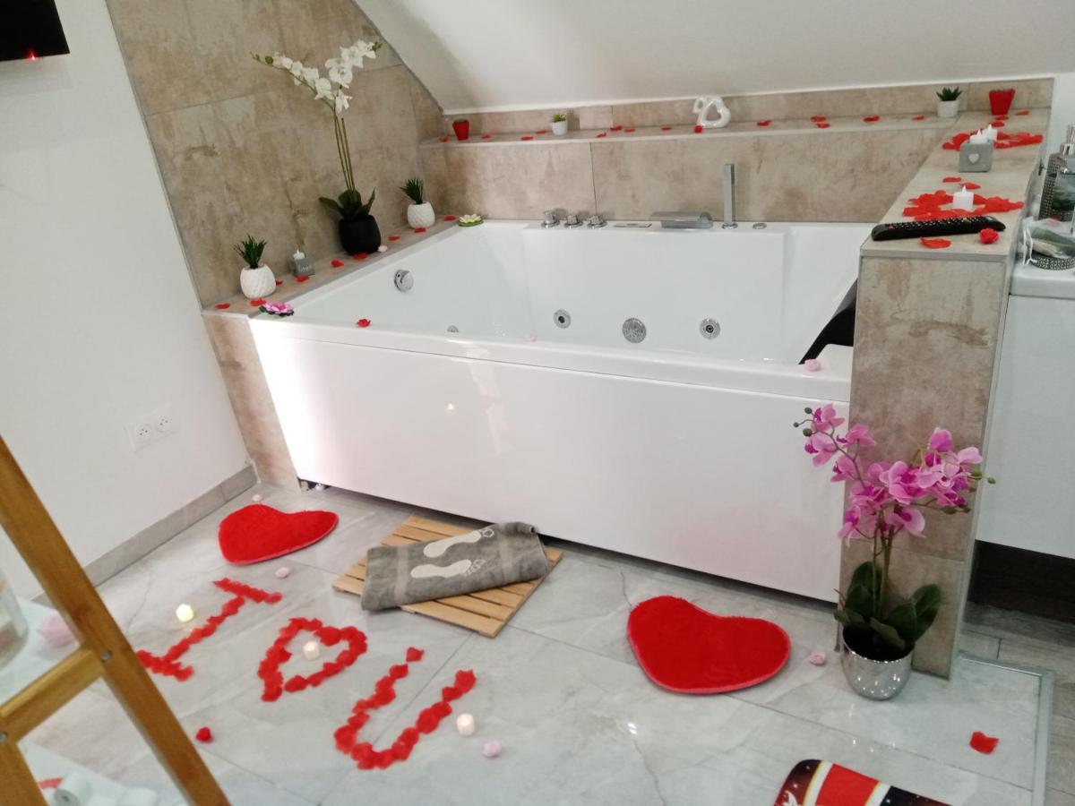 Studio Jacuzzi Au Centre Colmar Eksteriør bilde