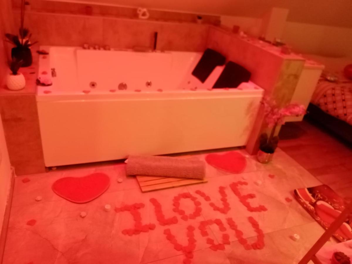 Studio Jacuzzi Au Centre Colmar Eksteriør bilde