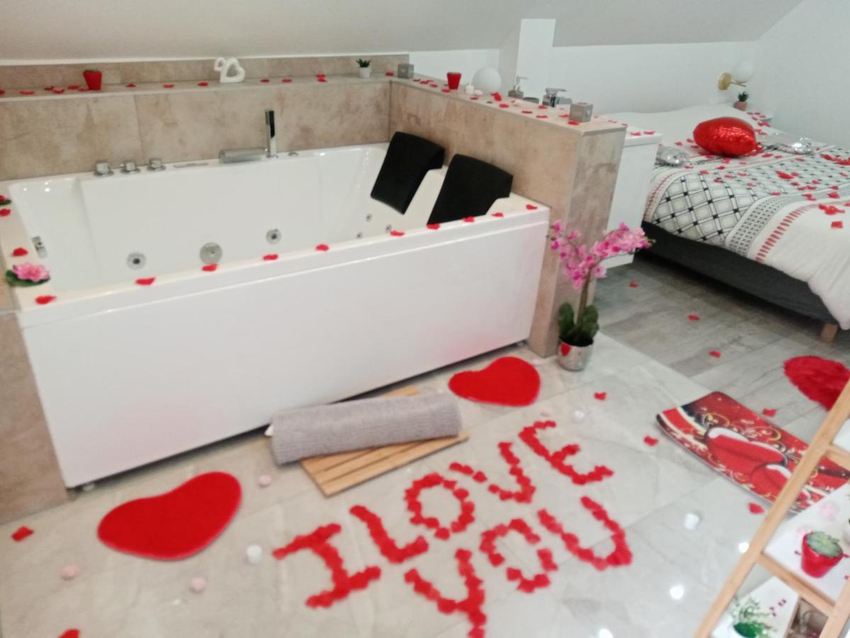 Studio Jacuzzi Au Centre Colmar Eksteriør bilde