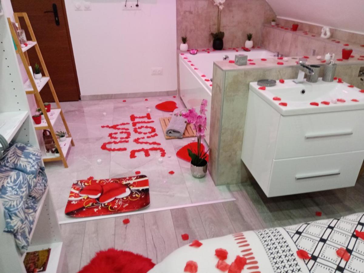 Studio Jacuzzi Au Centre Colmar Eksteriør bilde