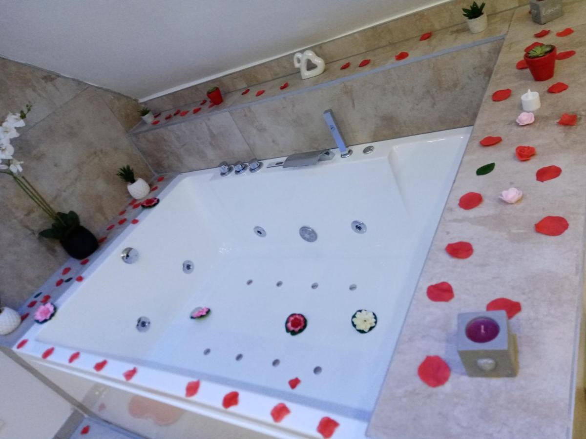 Studio Jacuzzi Au Centre Colmar Eksteriør bilde