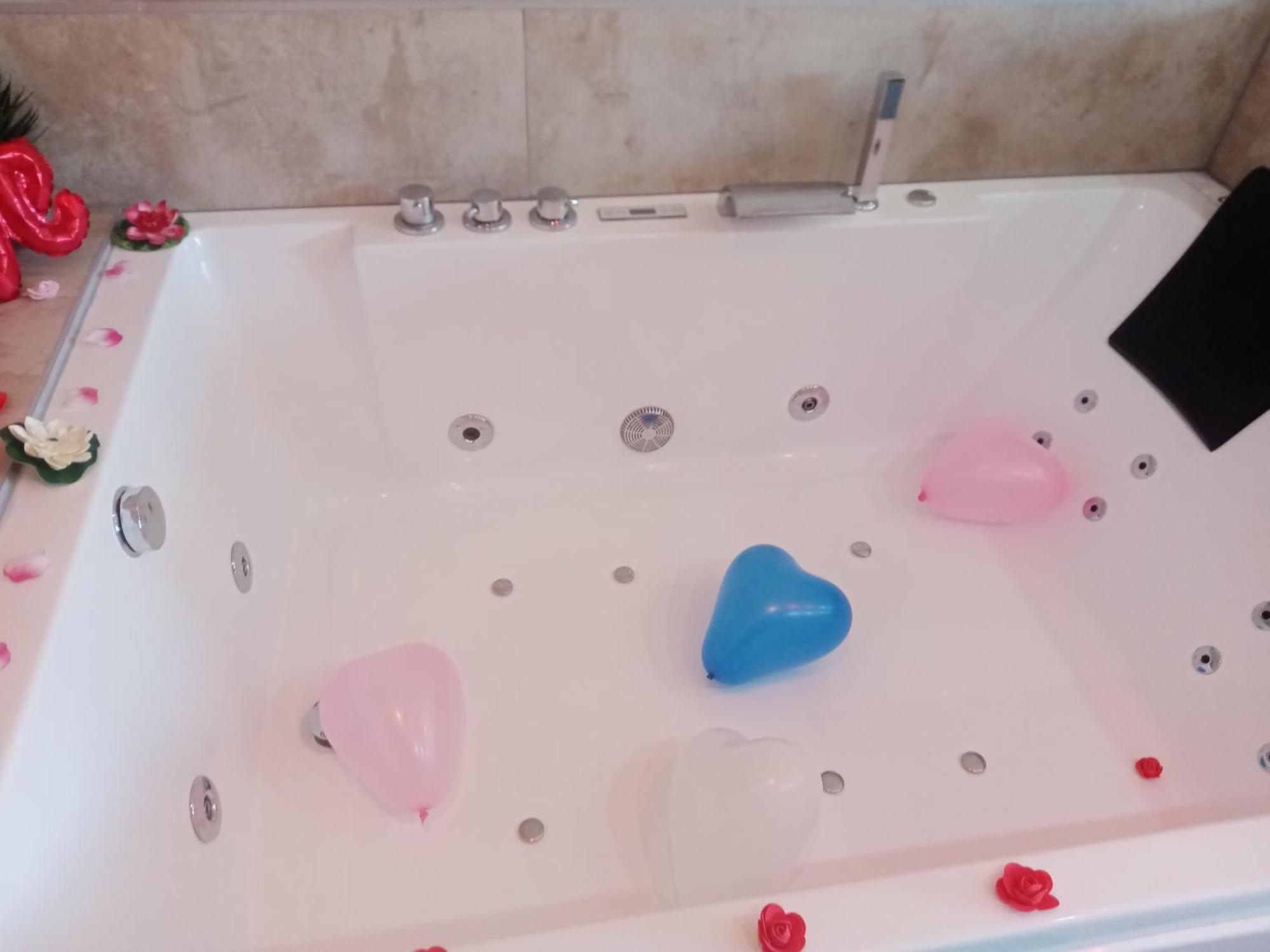 Studio Jacuzzi Au Centre Colmar Eksteriør bilde